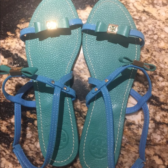 two strap bow sandals